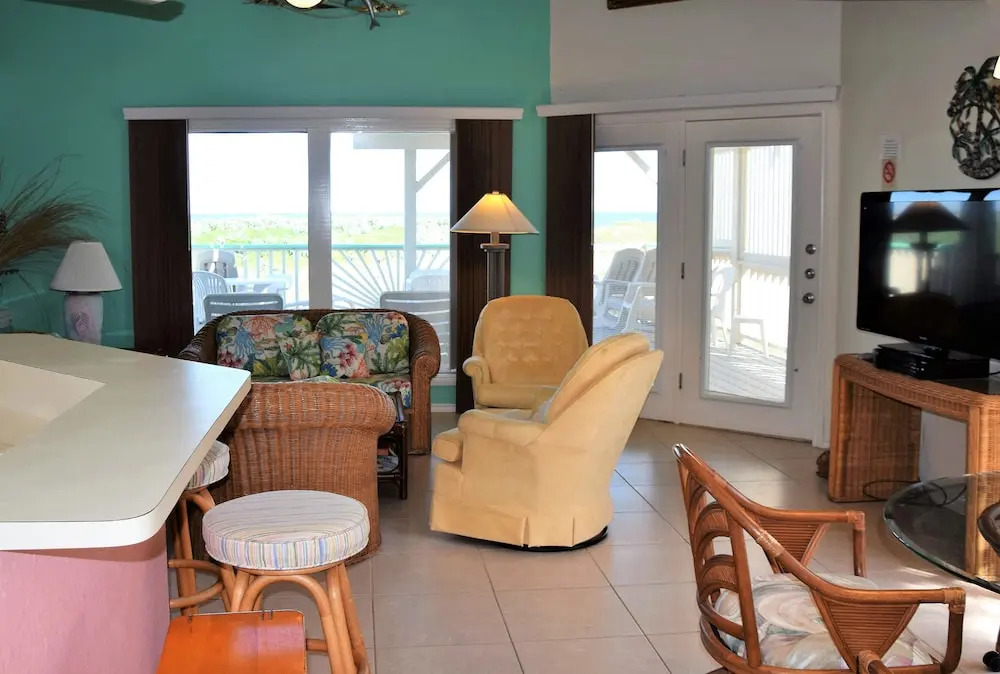 Dolphin House On The Beach - Four Bedroom Home