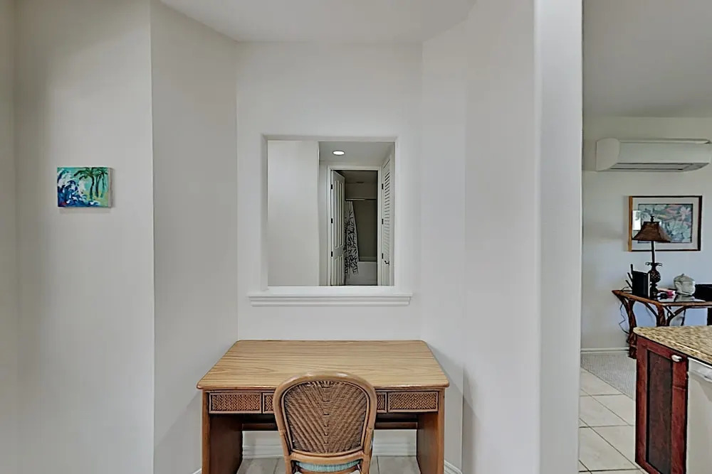 Luxe 2br/2ba - Infinity Pool & Spa - 1 Mile To Bay 2 Bedroom Condo