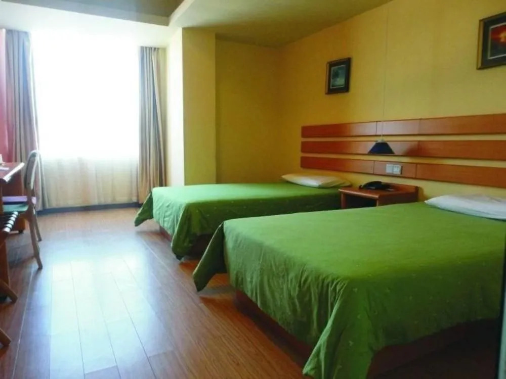 Home Inn Jiefang Road International Shopping Center - Sanya