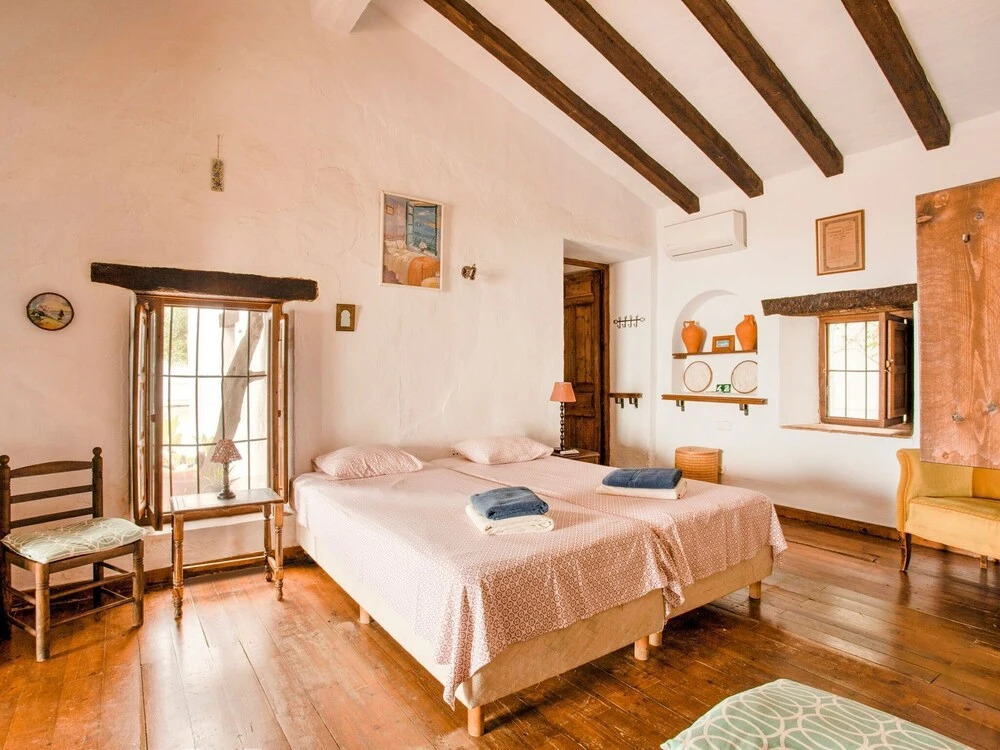 Completely Restored Beautiful 250-year-old Authentic Farm
