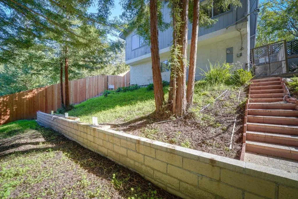 Santa Barbara Cozy Studio with Private Patio