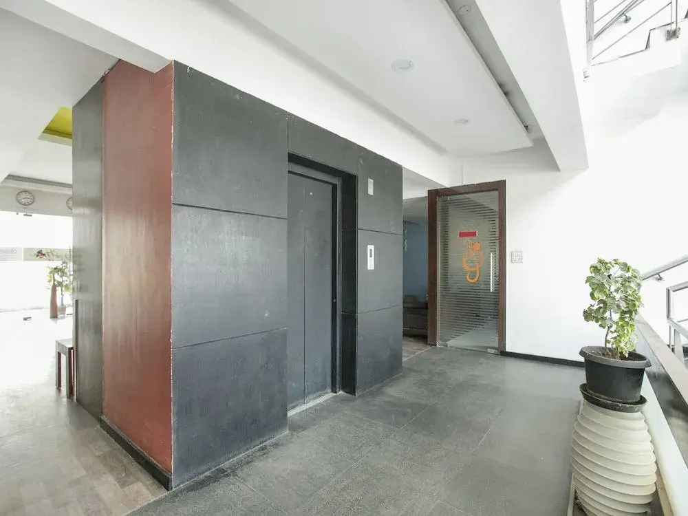 OYO 332 Hotel Melody Inn