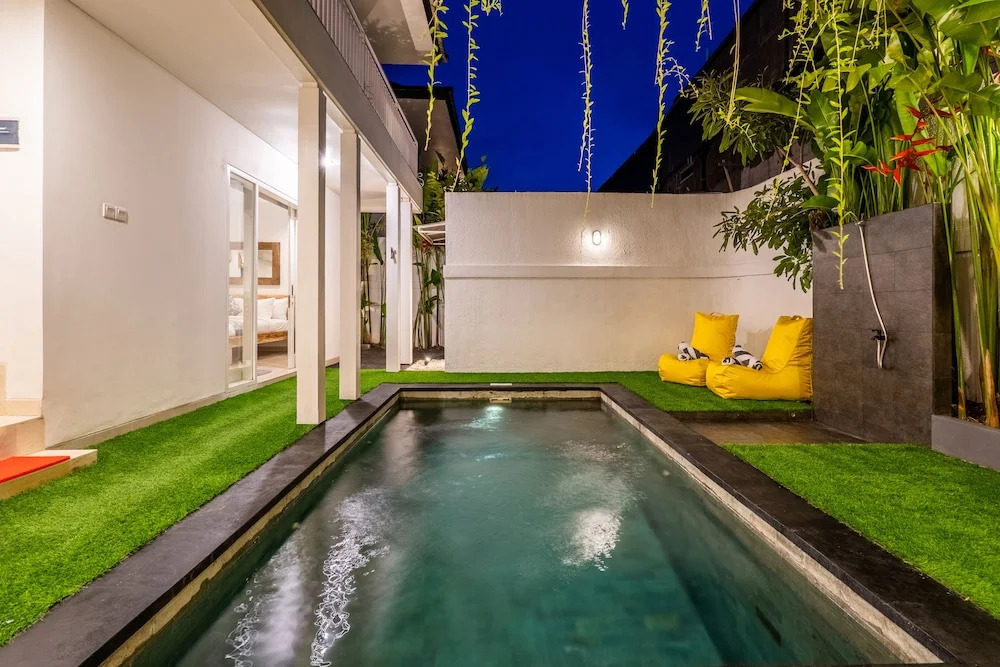 Montana Berawa Villa by Betterplace