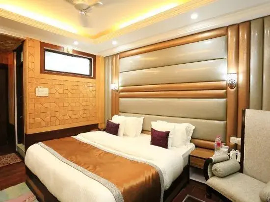 Milad Hotel