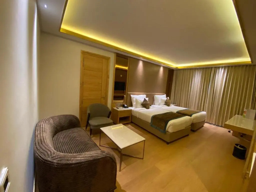 NIRVANA Luxury Hotel l Ludhiana