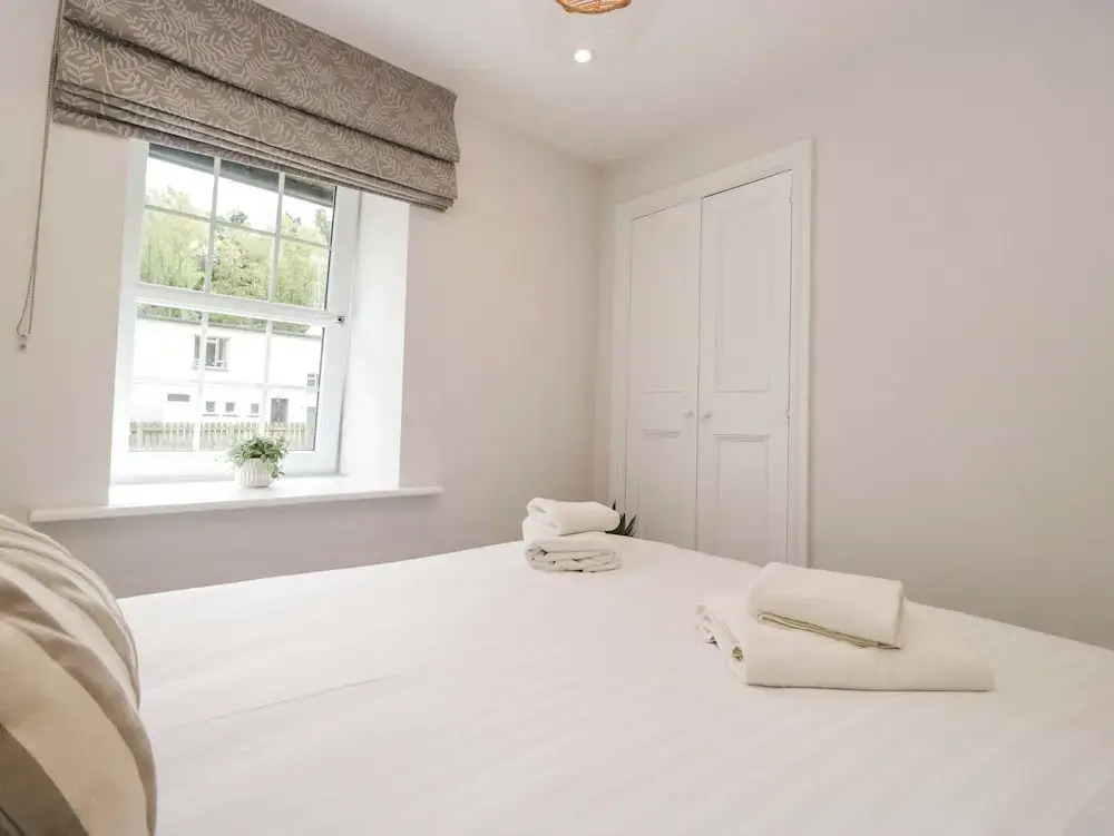 Riverside Cottage No 5