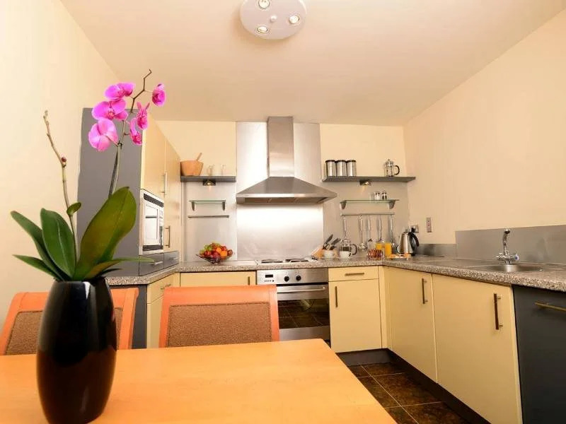 Minc Mayfair Court