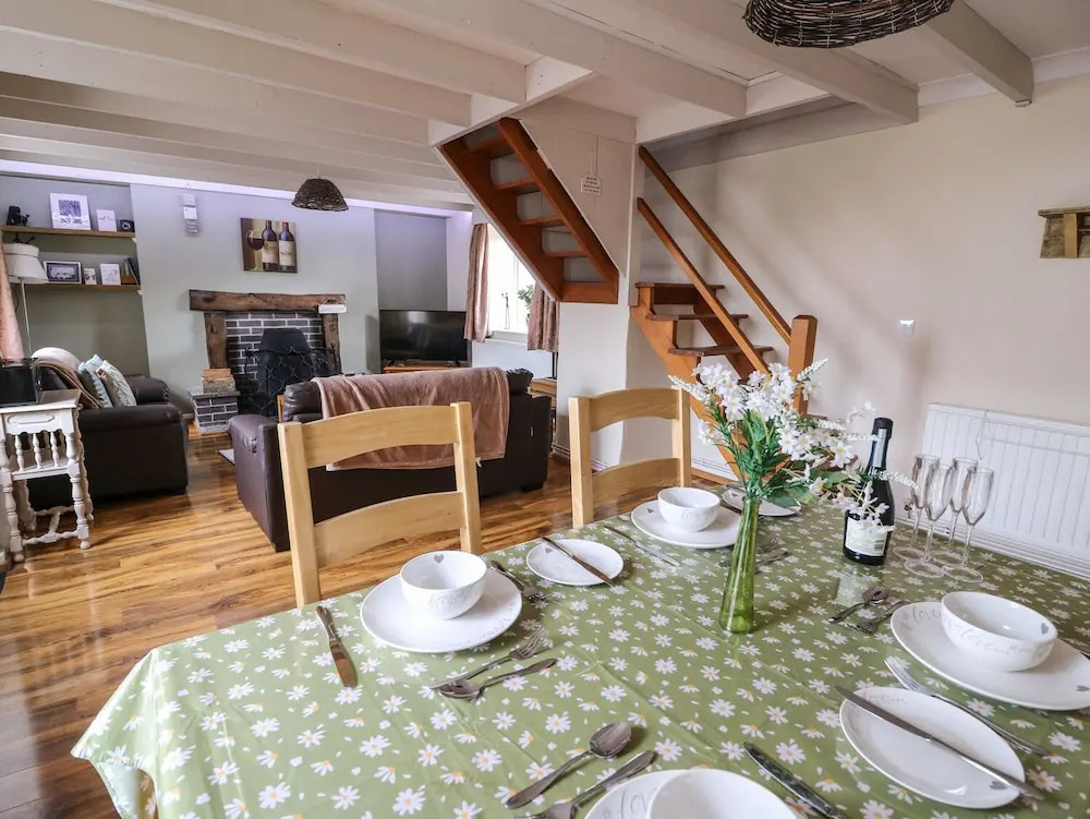 Cozy Cwtch Cottage