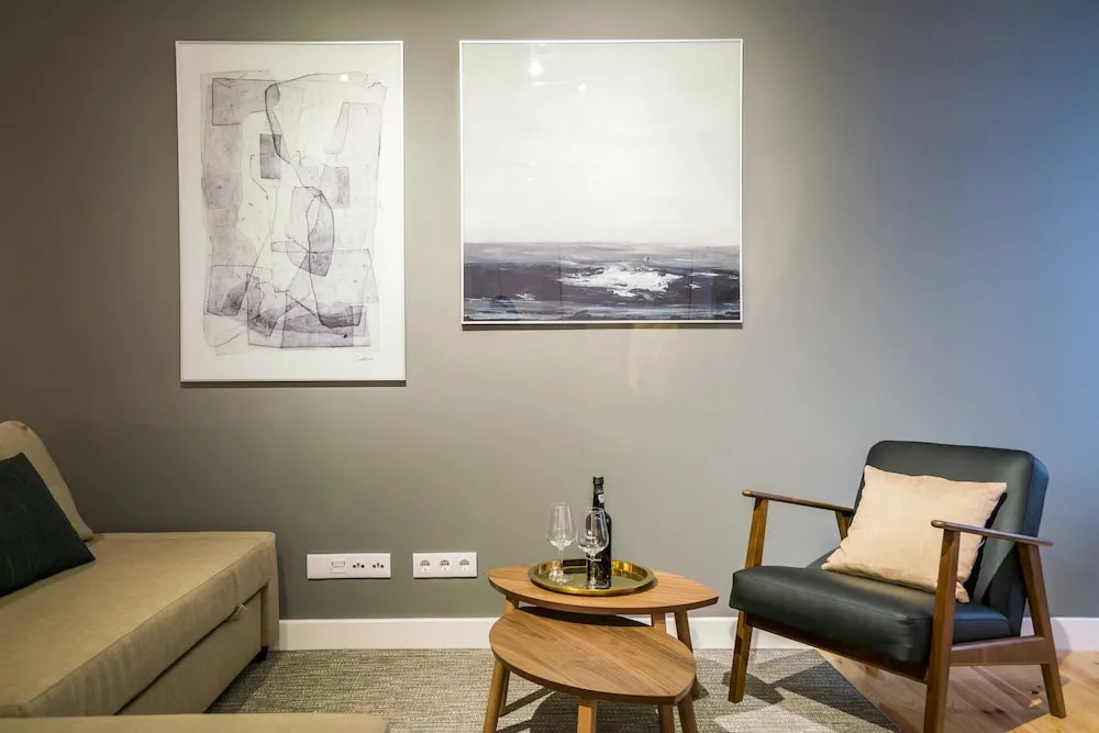 Modern Apartment in Chiado 1 - DIR