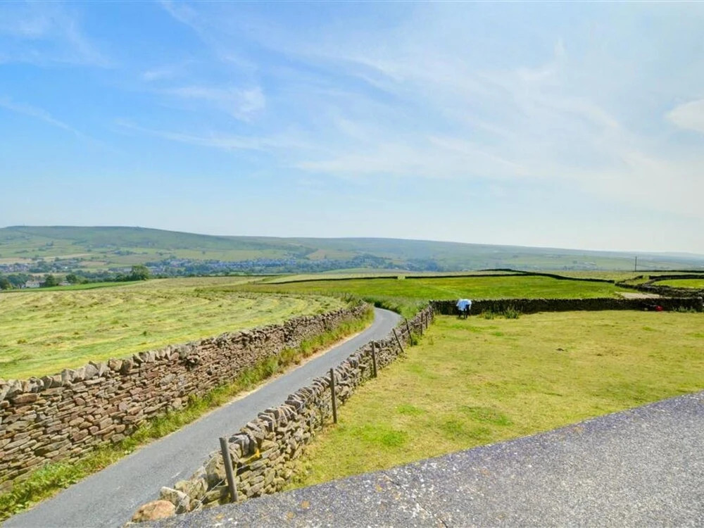 Traditional Holiday Home With Beautiful Views Over Meadows