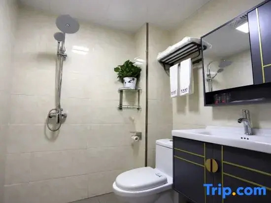 Yining Yimu Business Hotel