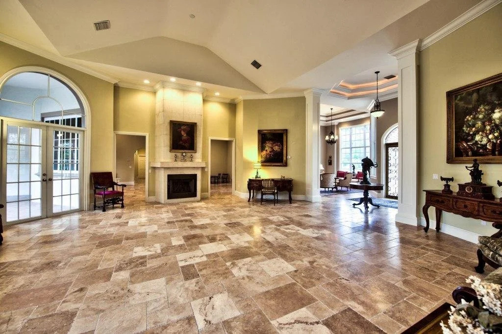 Knickerbocker Estate: Elegant 9-BR Getaway in Naples. Enjoy Private Pool, Outdoor Dining, and Expansive Grounds, Experience Tranquility with Easy Access to Naples' Best