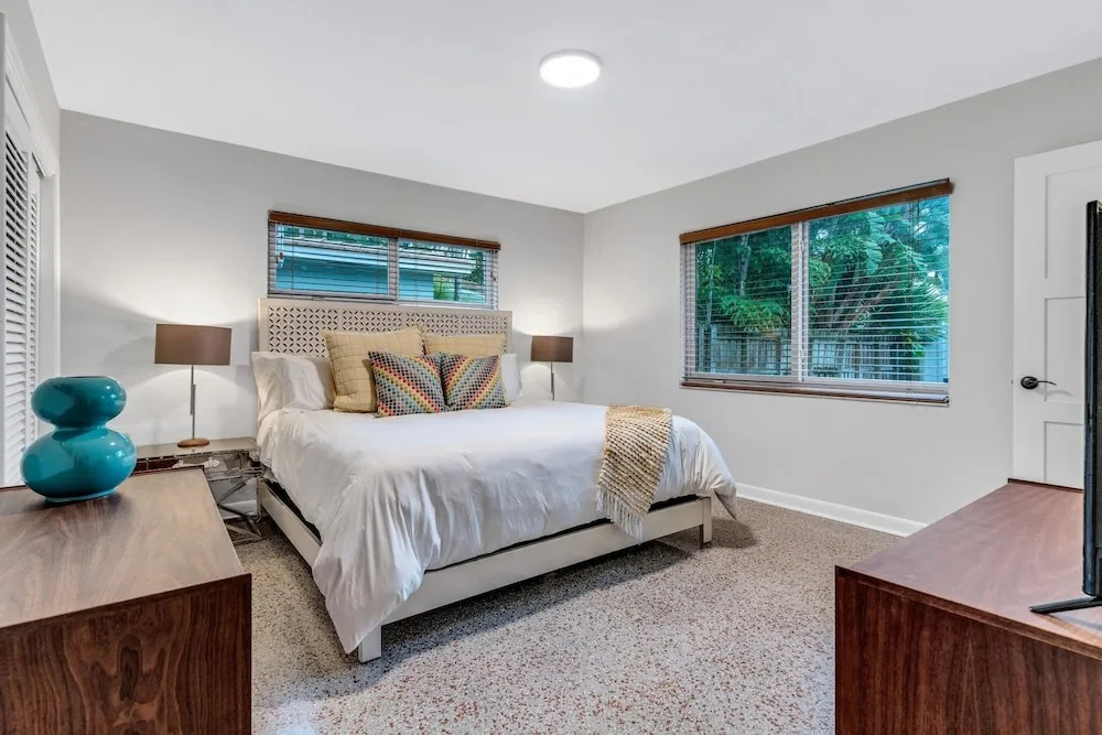 Mid Century Modern Pool Home In The Best Location! 2 Bedroom Home by Redawning