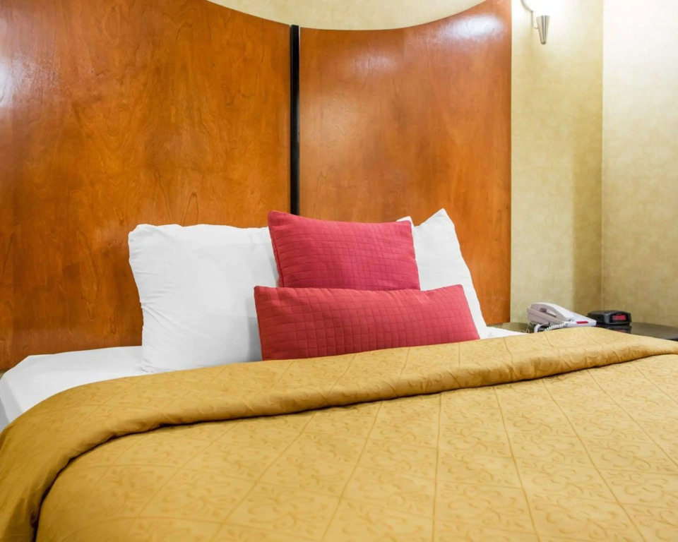 Quality Inn & Suites North-Polaris