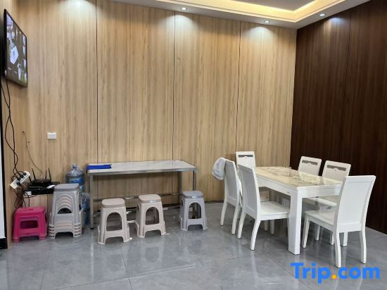 Maitreya Lvle Hot Spring B&B