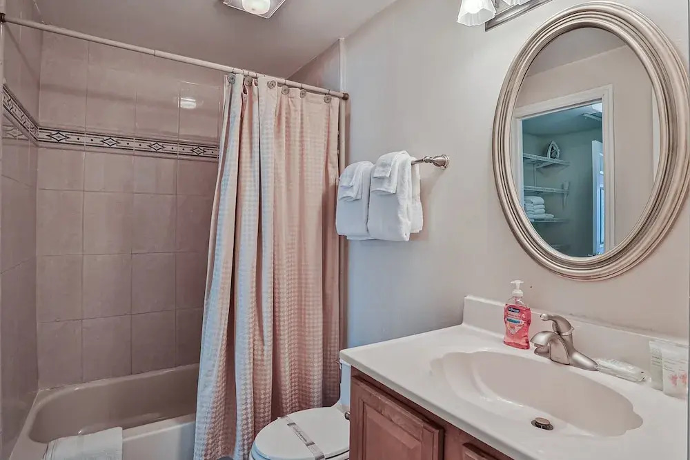 Oceanfront Townhouse With Shared Pools, Ocean View, Wifi, W/d, and Central AC