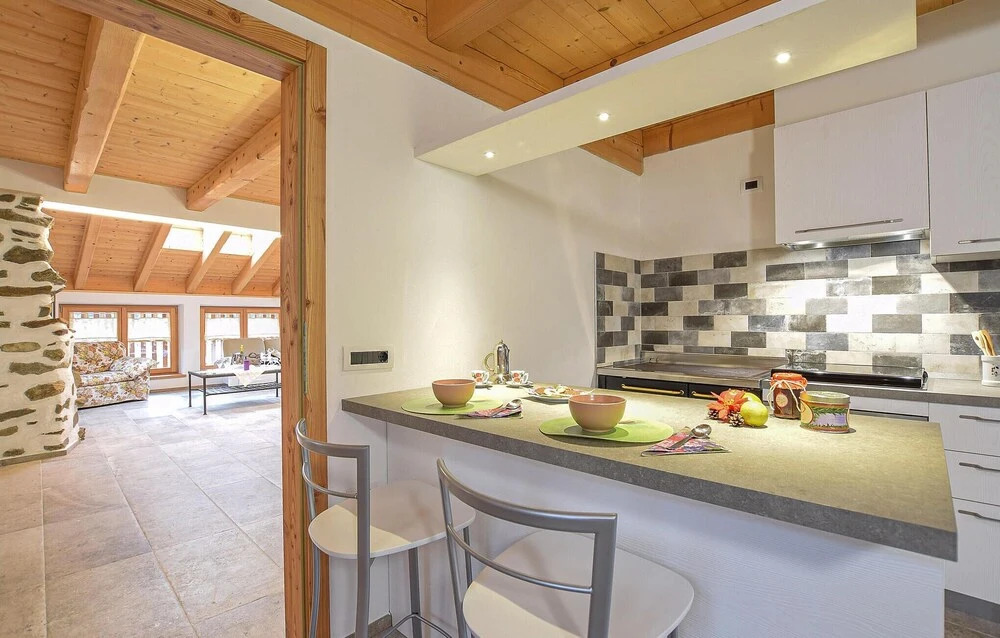 2 Bedroom Beautiful Home In Terzolas