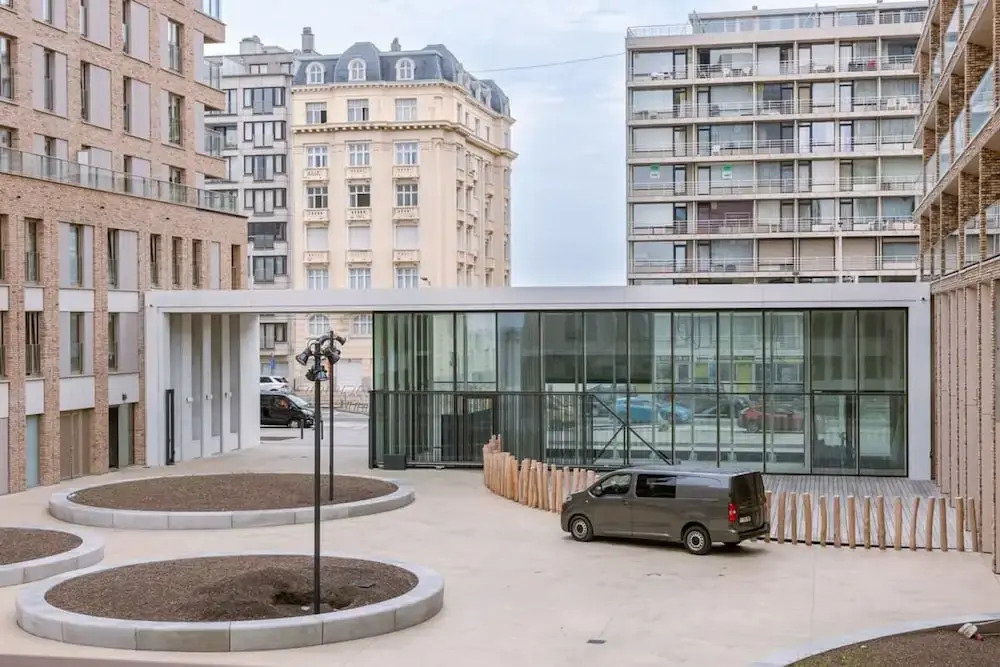Beautiful Apartment With Parking Close to the sea