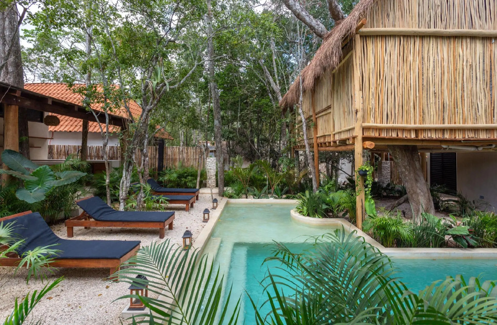 Mayur Tulum