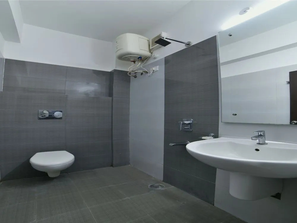OYO 16894 Aditya Residency