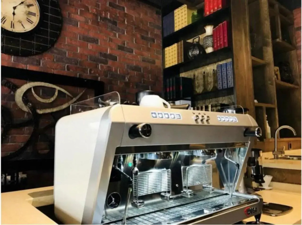 James Joyce Coffetel Beijing Gulou street, Nanluoguxiang