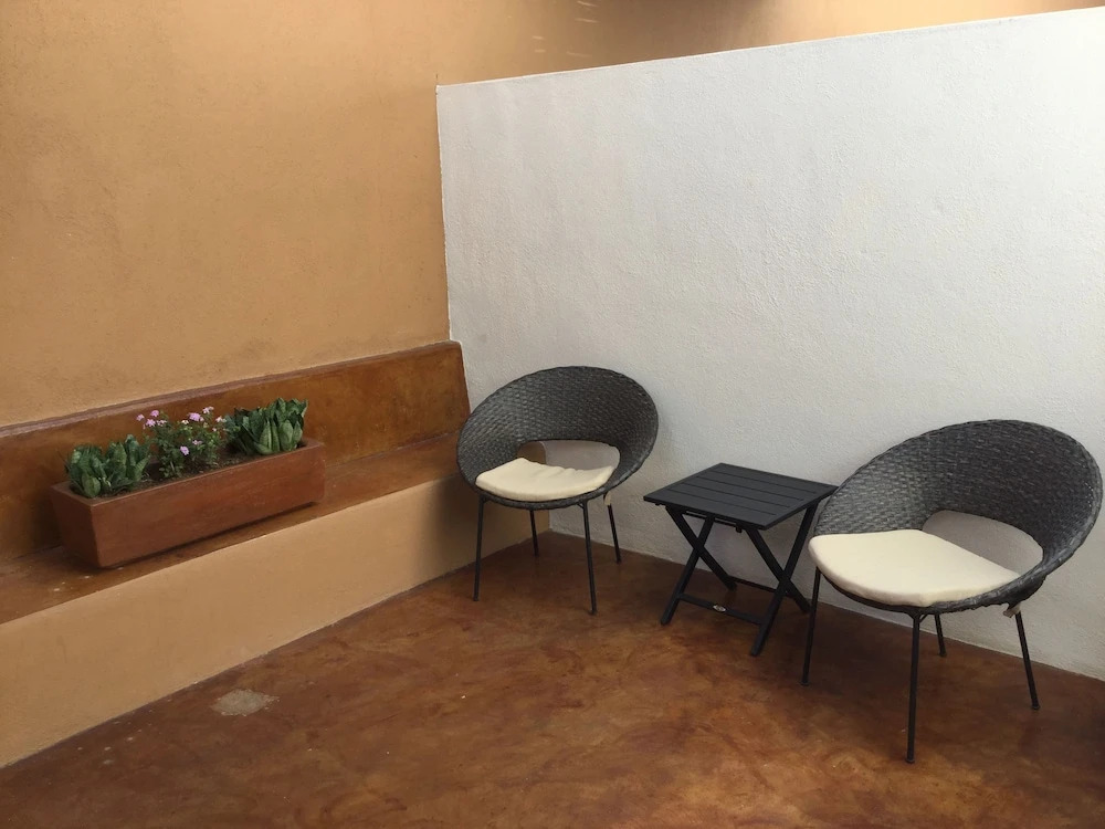 The Vibe Bed & Breakfast - Adults Only