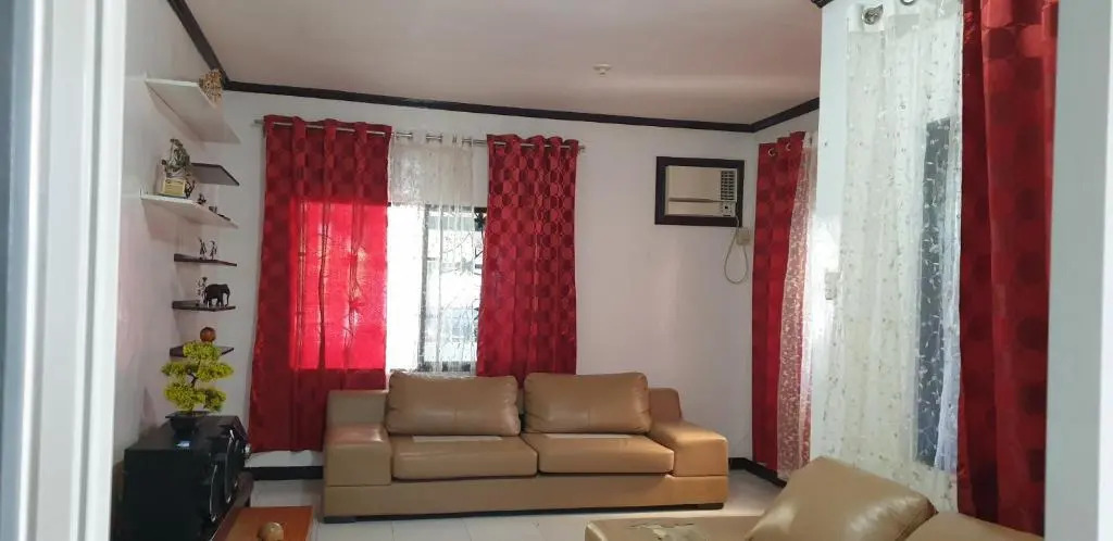 Fully furnished, peaceful and lovely home that is located 2 minutes from the heart of the city.