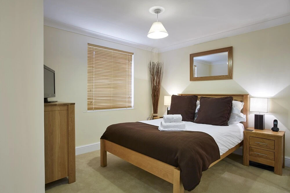 Gowring House Apartments by Esa Bracknell