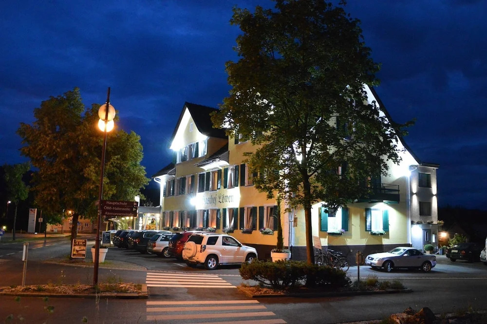 Hotel Pension Löwen nahe Feldkirch - günstige Zimmer für Urlauber, Firmen und Monteure