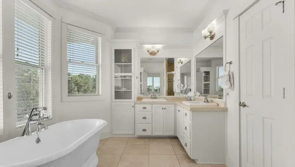 Lakefront Haven in Carillon Beach