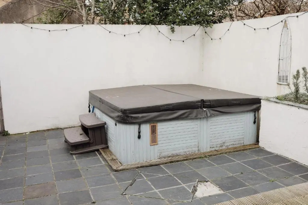 Beautiful 4 Bed Beach House