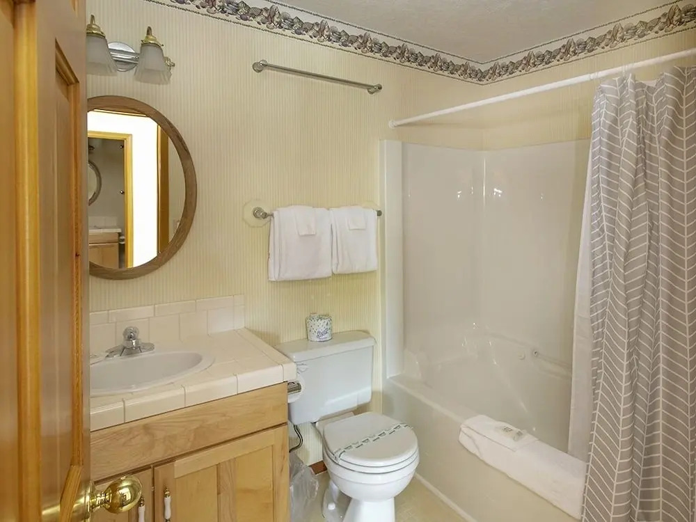 Gateway Inn 6 Bedroom Home