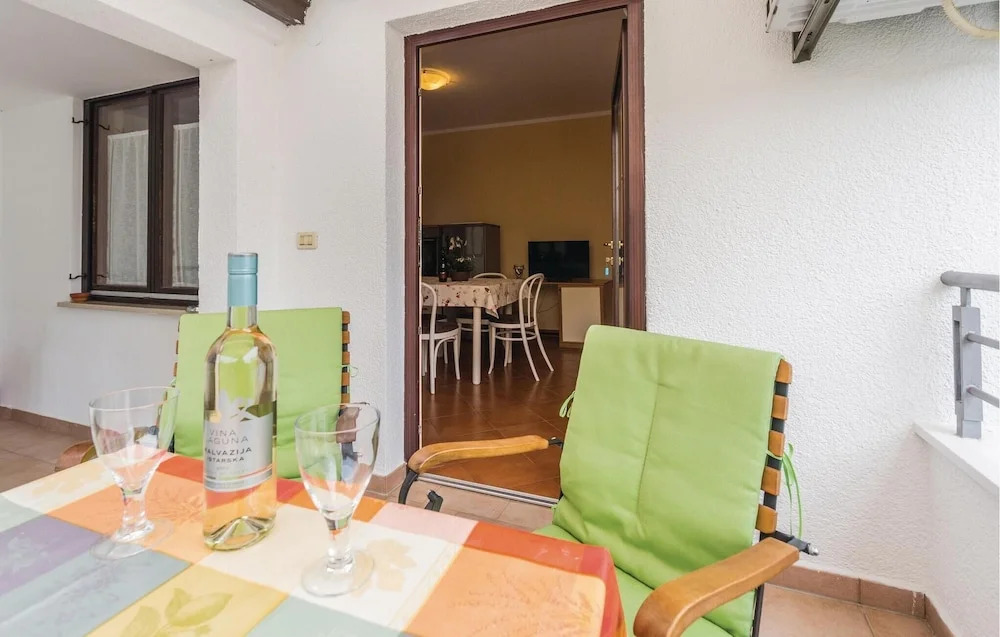 Stunning Home in Porec With Wifi and 2 Bedrooms