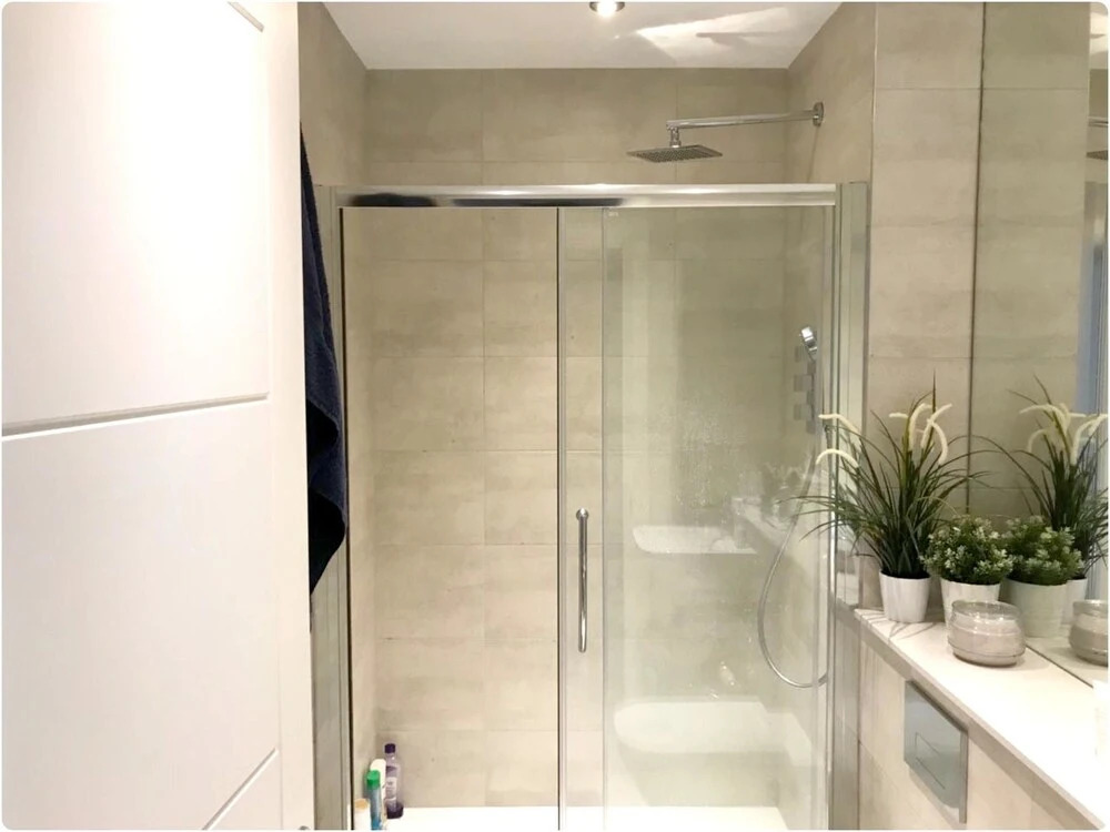 Villa With 3 Bedrooms in Isleworth