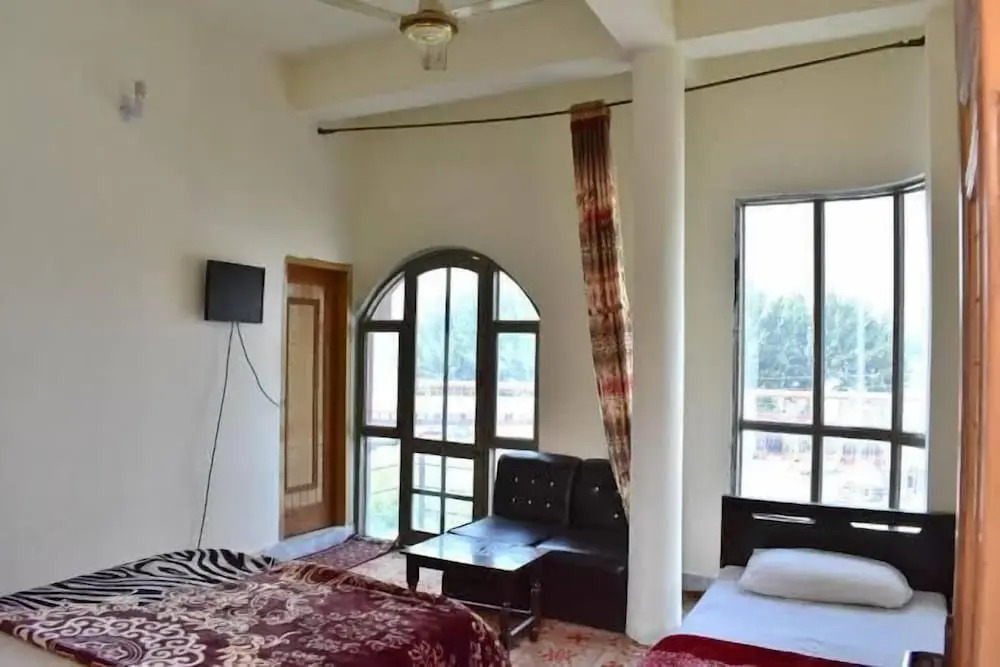 Swat Riverina Hotel