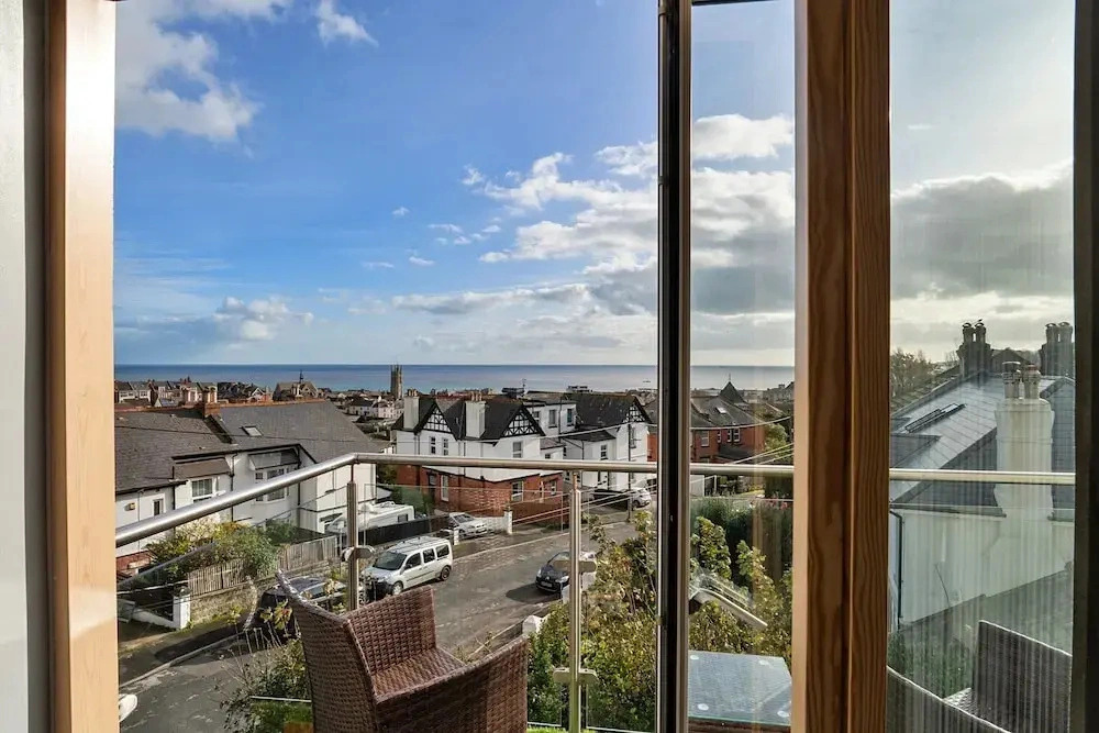 Apartment in Teignmouth With Sea Views