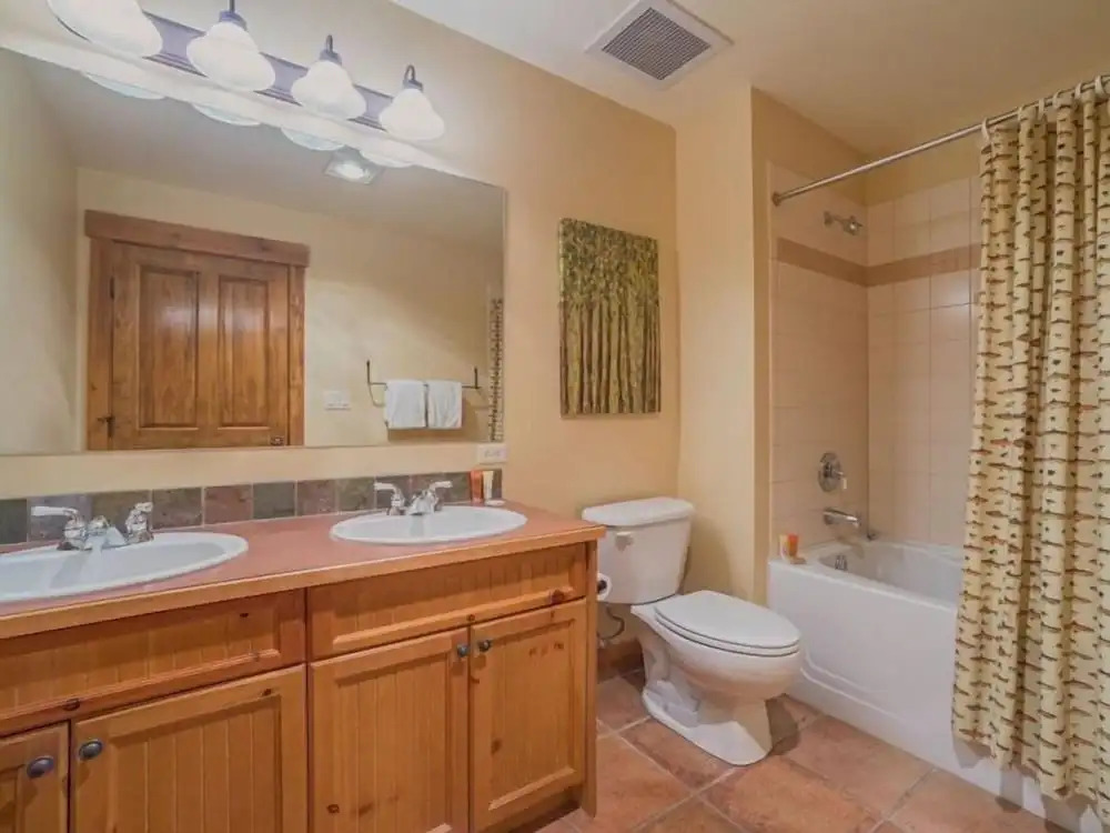 2 Bedroom Colorado Vacation Rental situated in River Run Village Steps from the Summit Express Gondola