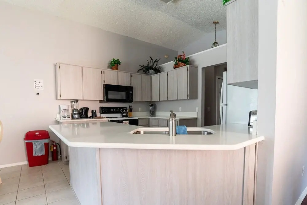 3BR Lindfields Pool Home 8632 by OVRH