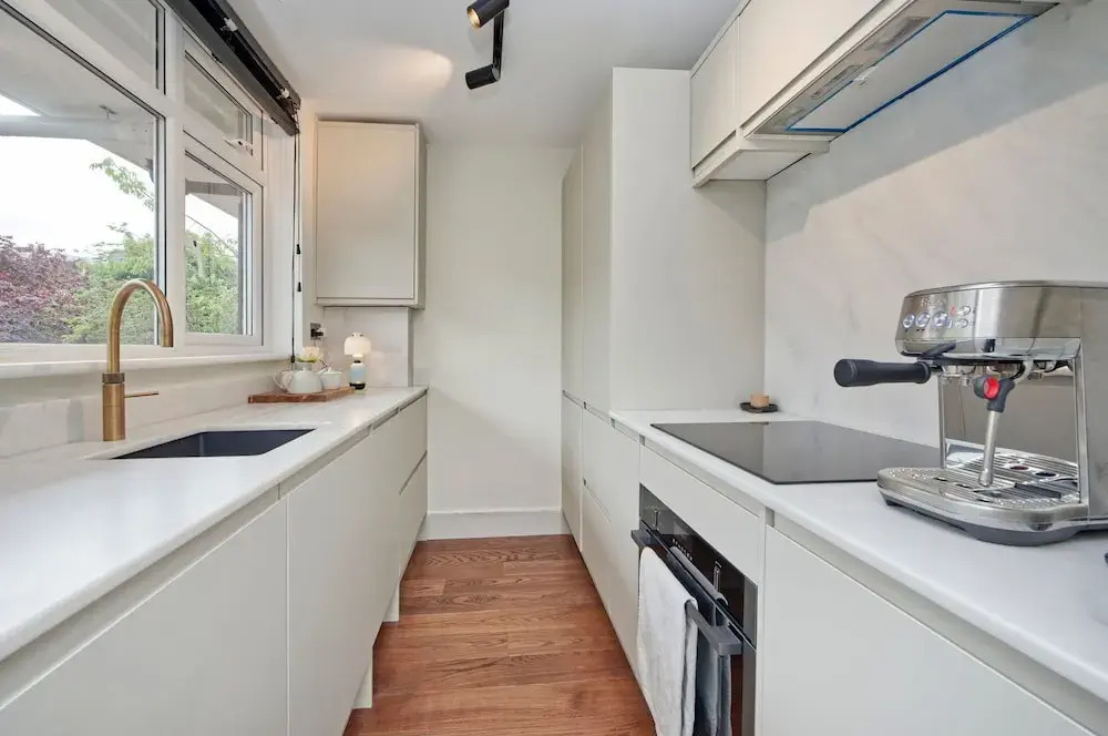 Luxury Designer Flat in Putney by Underthedoormat