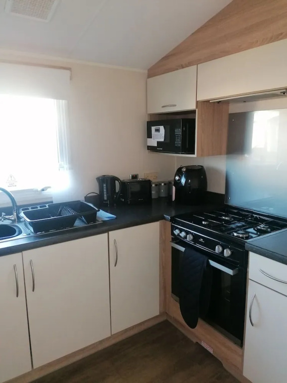 4-bedroom Caravan/static Home in Clacton-on-sea