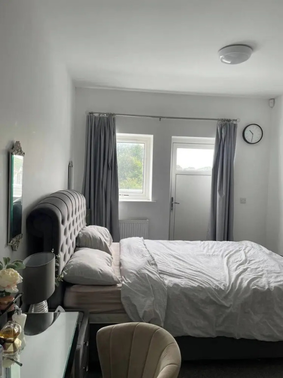Dartfordapartment/2bed/balcony/freeparking/tv/wifi