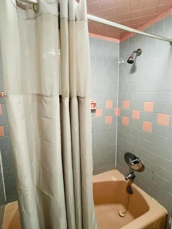 Avalon Motel