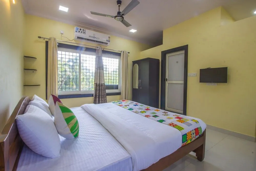 OYO 18947 Home Modern Stay Morjim Beach