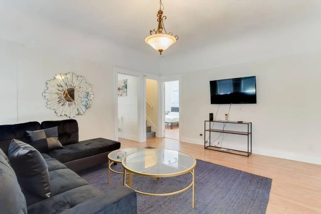 5 Bedroom Koreatown Charmer near DTLA