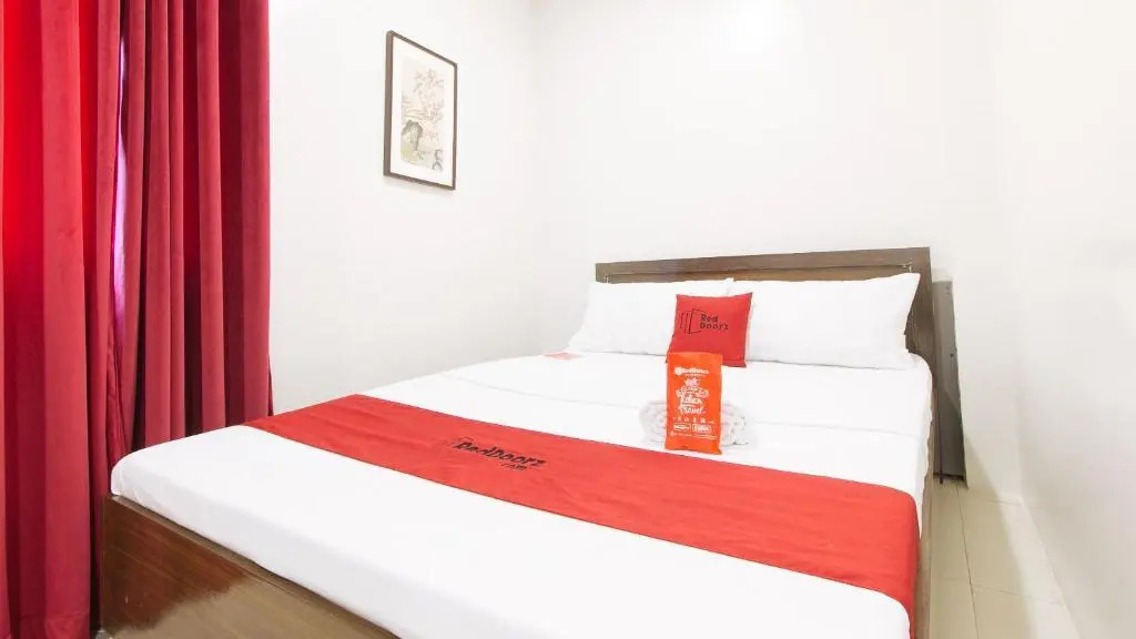 RedDoorz near Fernwoods Garden Quezon City