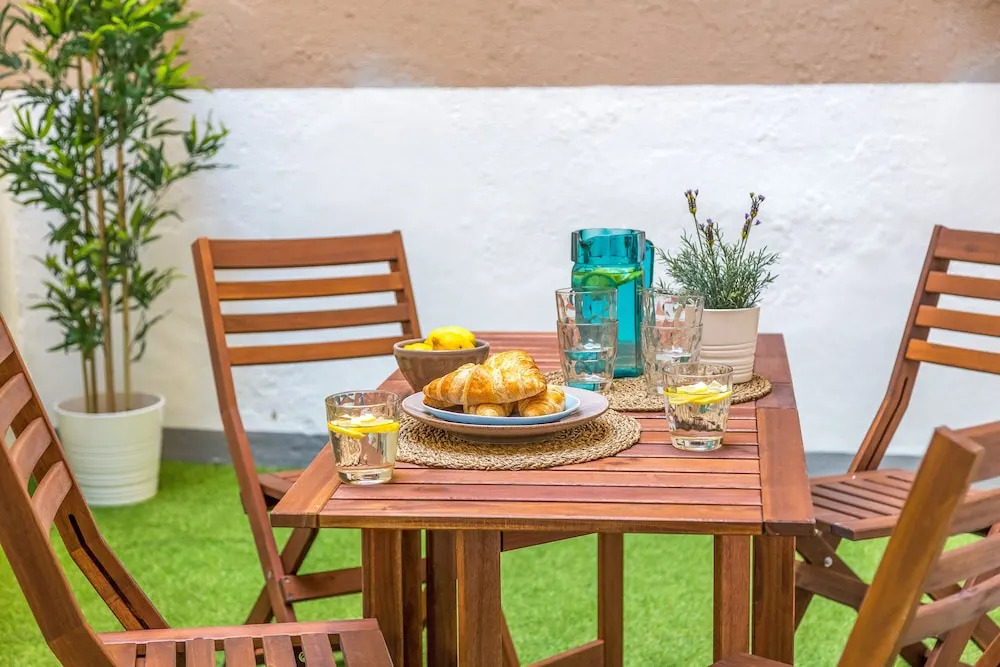 Baixa 3 Bedrooms Apartment with Patio By TimeCooler