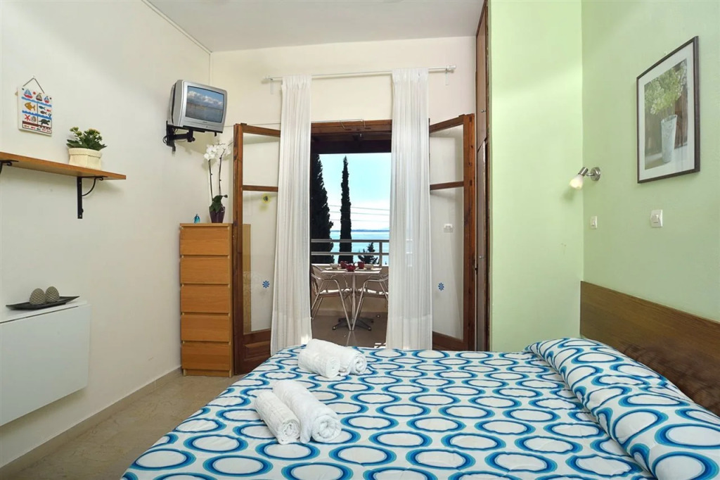 Captain's Apts Barbati