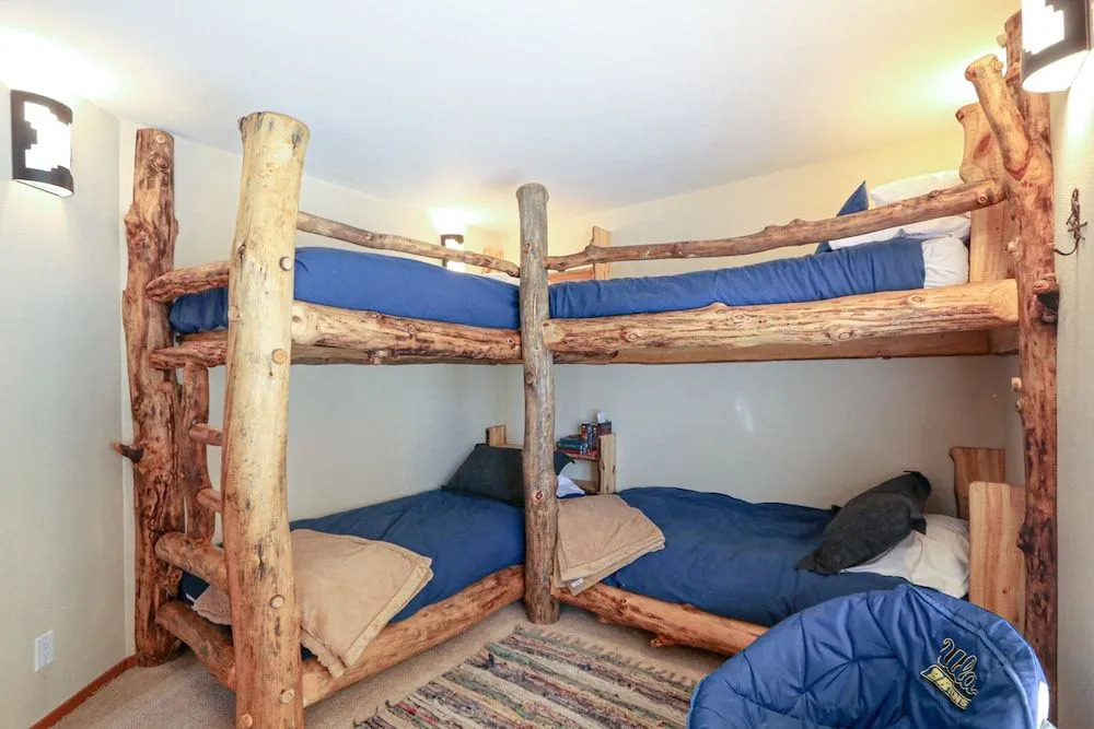 Snowcreek 967 3 Bedrooms 3 Bathrooms Townhouse