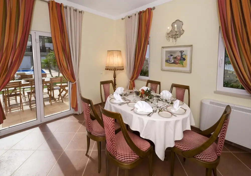 Villa Amarela