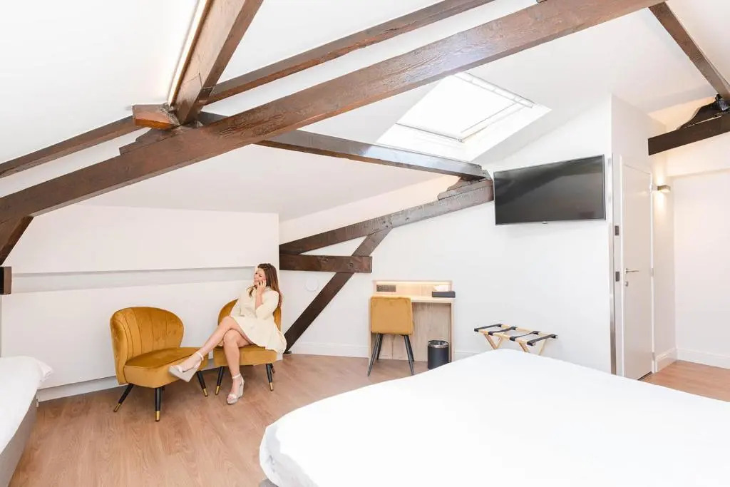 Golden Tree Hotel